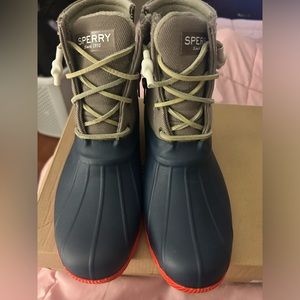 Preowned women sperry rain boots size 8